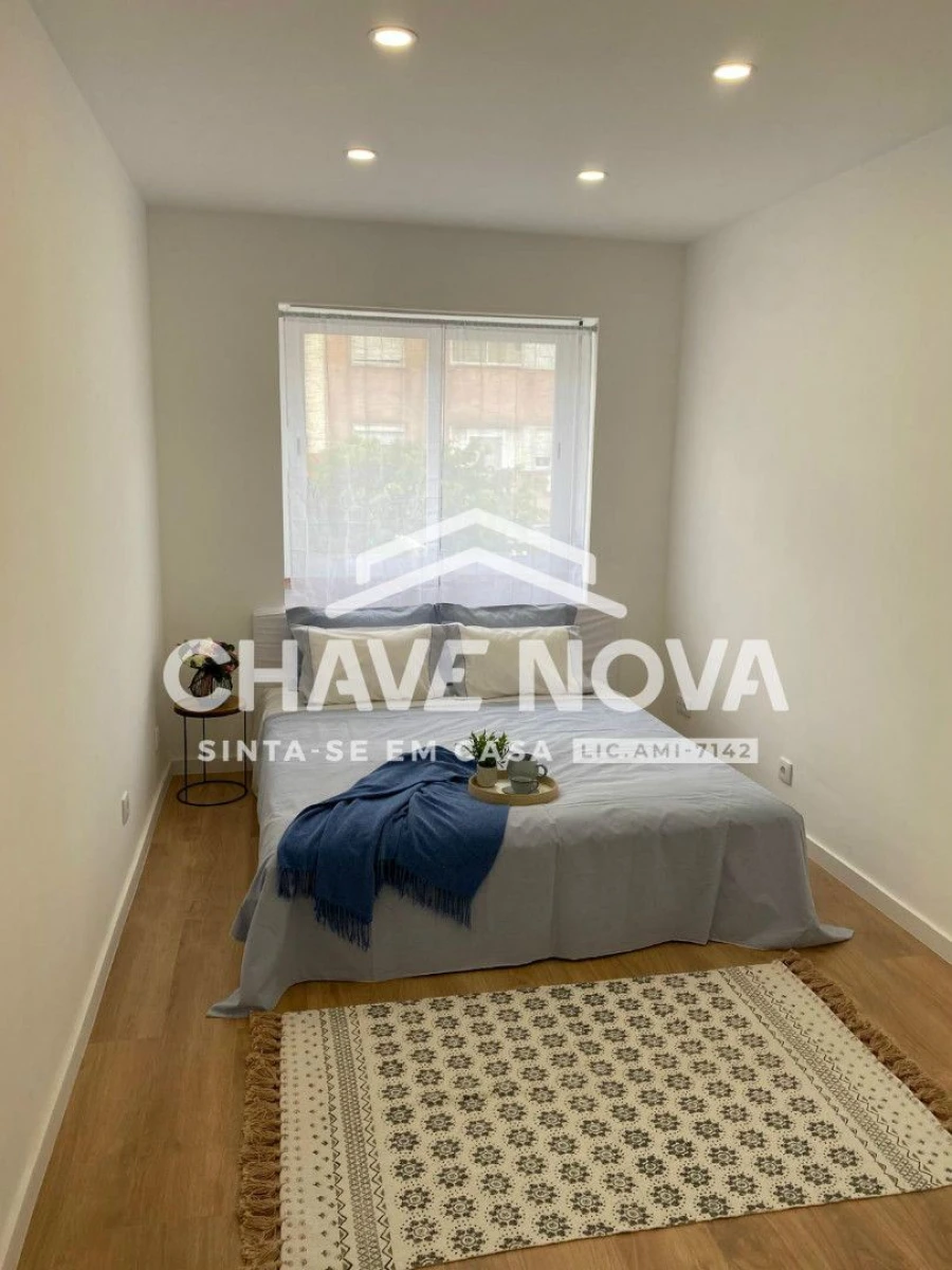 Apartamento T2 para Venda em Benfica Foto 9