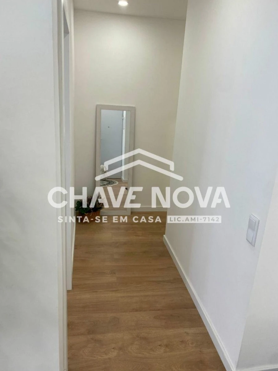 Apartamento T2 para Venda em Benfica Foto 14