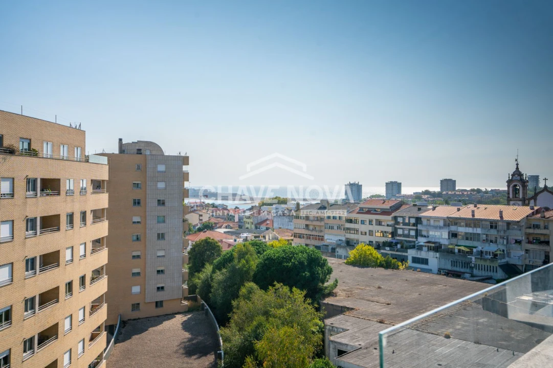 Apartamento T3 para Venda em Lordelo do Ouro e Massarelos Foto 2