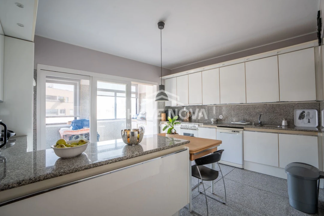 Apartamento T3 para Venda em Lordelo do Ouro e Massarelos Foto 4