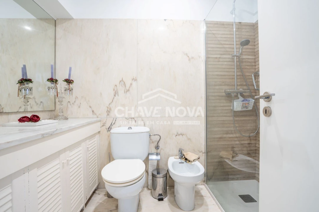 Apartamento T3 para Venda em Lordelo do Ouro e Massarelos Foto 14