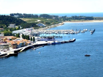 Prédio para Venda em Santa Marinha e São Pedro da Afurada
