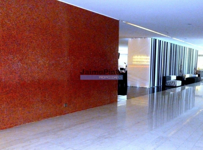 Prédio para Venda em Santa Marinha e São Pedro da Afurada Foto 3