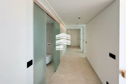 Moradia T4 para Venda em Funchal (Santa Maria Maior)