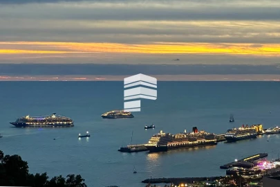 Moradia T4 para Venda em Funchal (Santa Maria Maior)