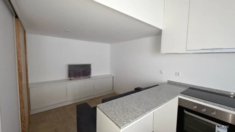 Moradia T1 para Arrendamento em Santa Marinha e São Pedro da Afurada