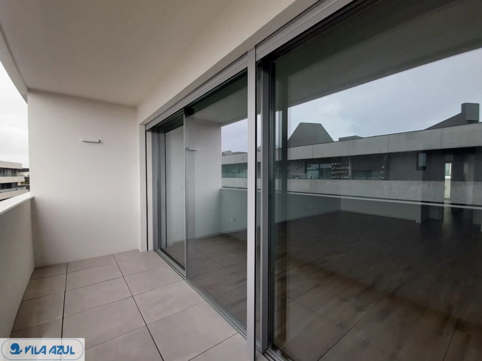 Apartamento T2 para Venda em Mafamude e Vilar do Paraíso Foto 1