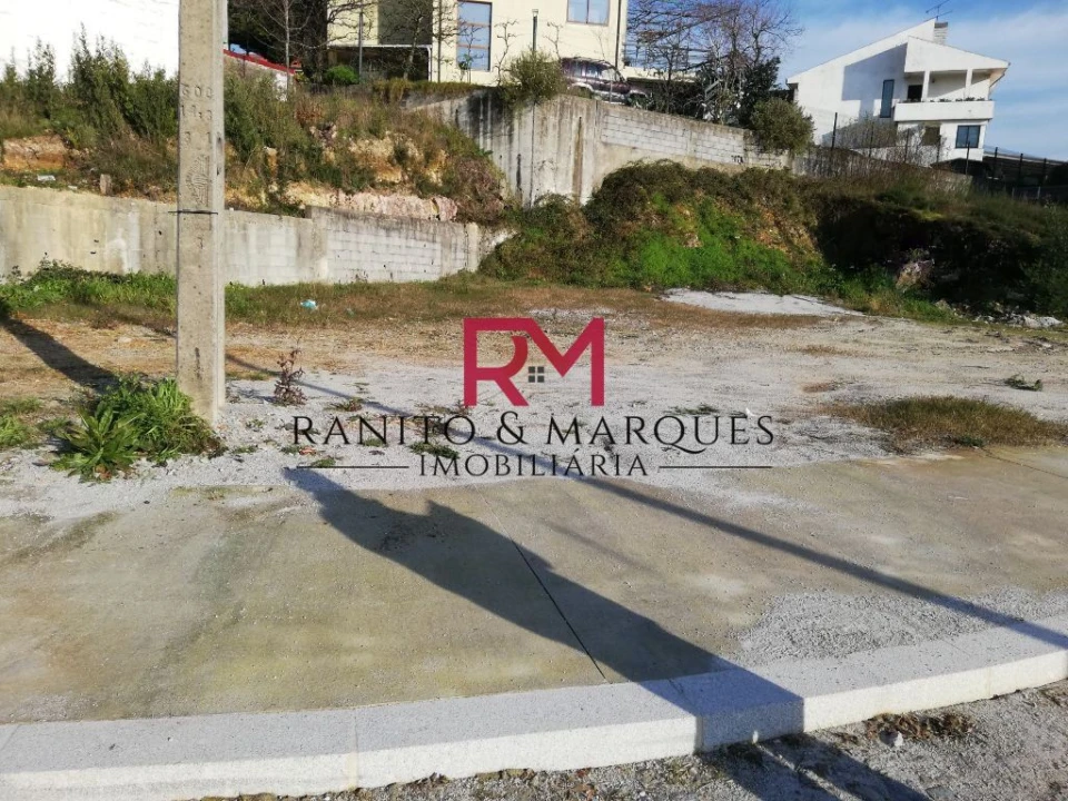 Terreno para Venda em Campo e Sobrado Foto 1