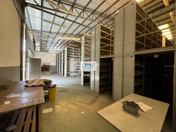 Armazém para Arrendamento em Marrazes e Barosa