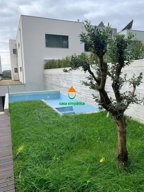 Moradia T4 para Venda em Aldoar, Foz do Douro e Nevogilde