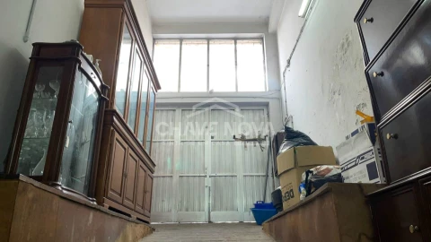 Negócio para Venda em Santa Marinha e São Pedro da Afurada