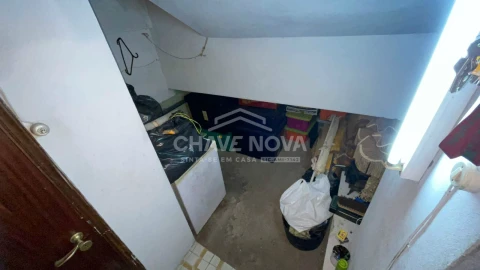 Negócio para Venda em Santa Marinha e São Pedro da Afurada