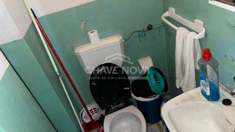 Negócio para Venda em Santa Marinha e São Pedro da Afurada