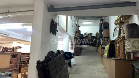 Negócio para Venda em Santa Marinha e São Pedro da Afurada