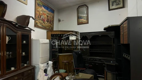 Negócio para Venda em Santa Marinha e São Pedro da Afurada