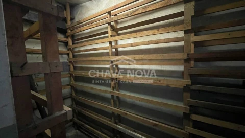 Negócio para Venda em Santa Marinha e São Pedro da Afurada