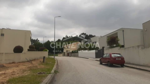 Terreno para Venda em Arcozelo