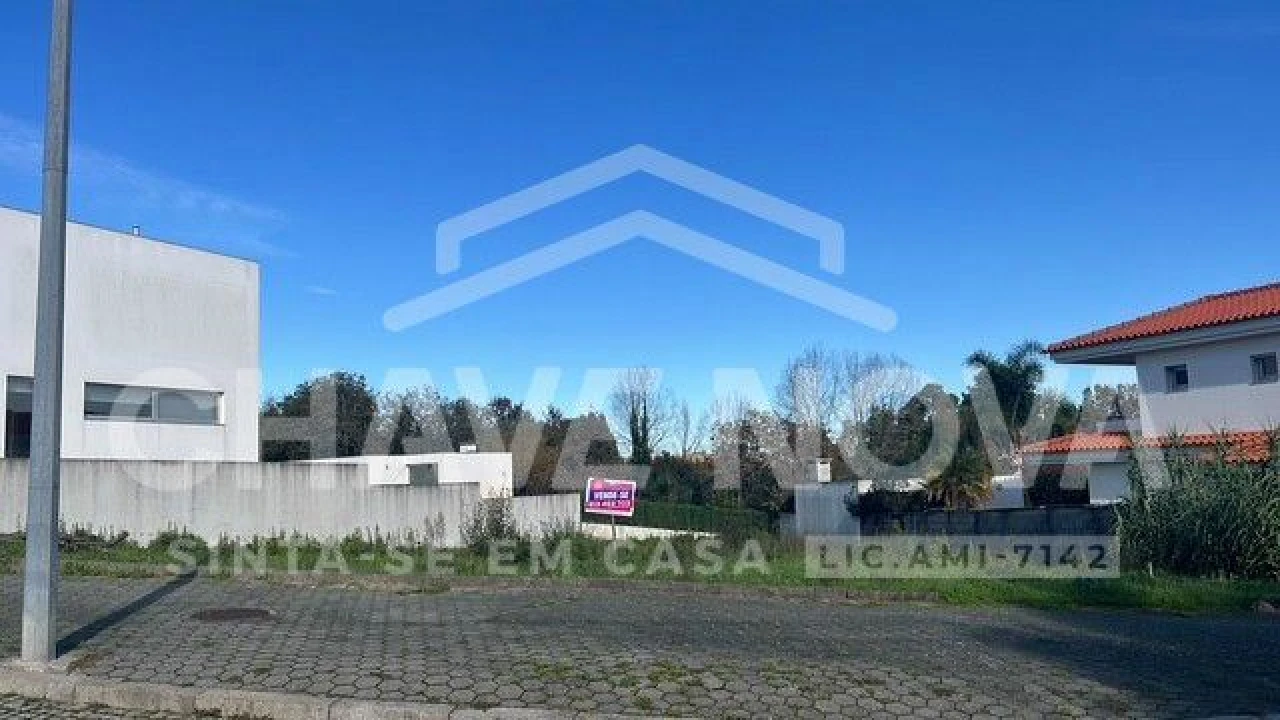 Terreno para Venda em Arcozelo Foto 3