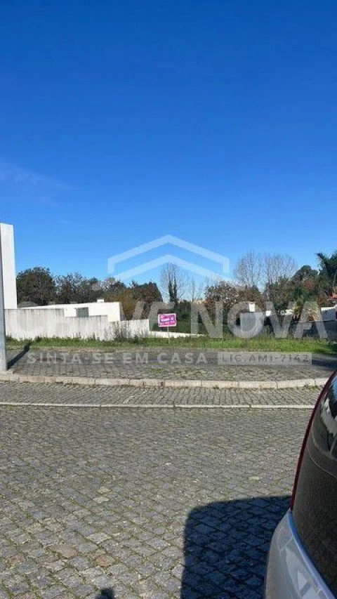 Terreno para Venda em Arcozelo