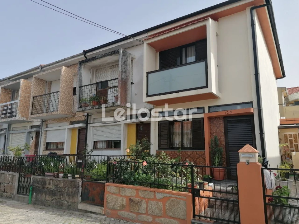 Moradia T2 para Venda em Arcozelo Foto 1
