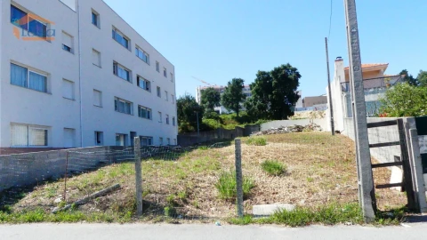 Terreno para Venda em Arcozelo