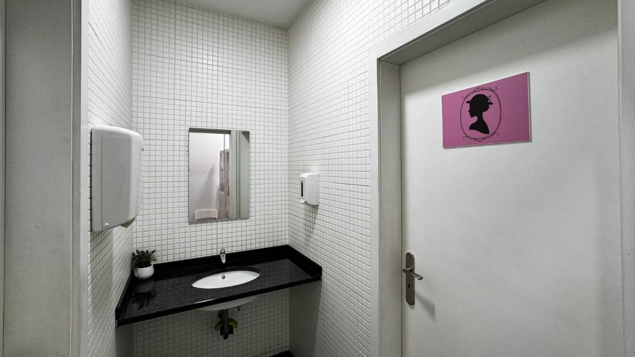 Loja para Arrendamento em Arcozelo Foto 6