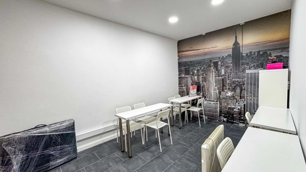 Loja para Arrendamento em Arcozelo Foto 22