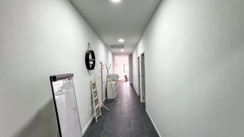 Loja para Arrendamento em Arcozelo