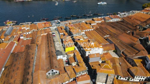 Loja para Venda em Arcozelo