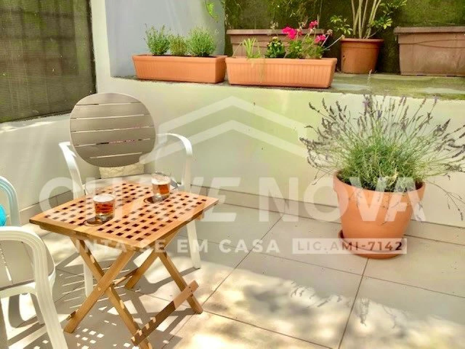 Apartamento T2 para Venda em Arcozelo Foto 8