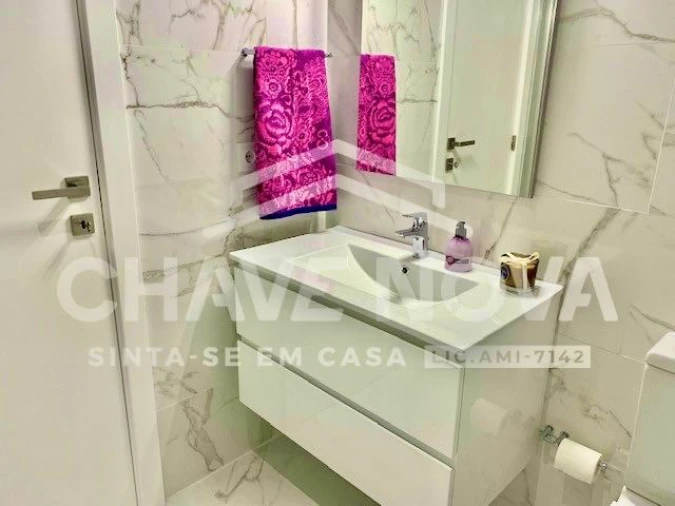 Apartamento T2 para Venda em Arcozelo Foto 13