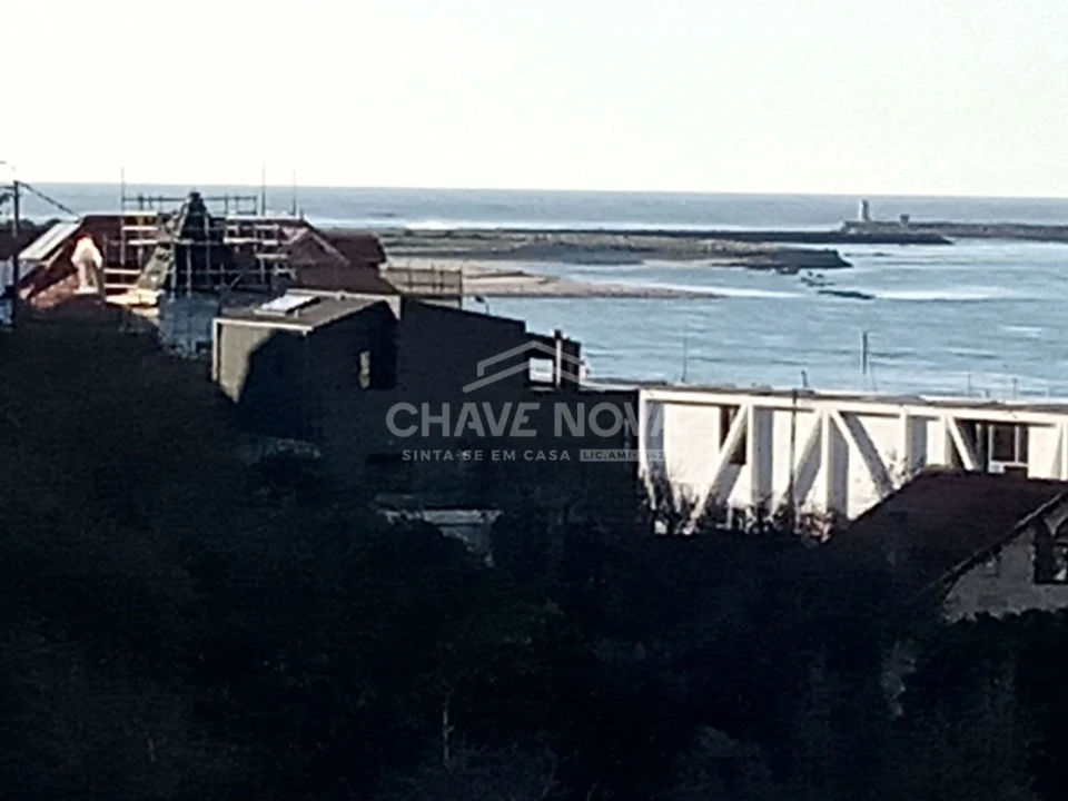 Terreno P/ Prédio para Venda em Arcozelo Foto 3