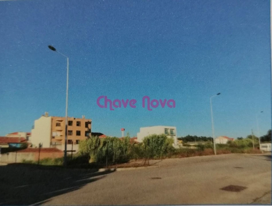 Terreno P/ Prédio para Venda em Arcozelo Foto 1