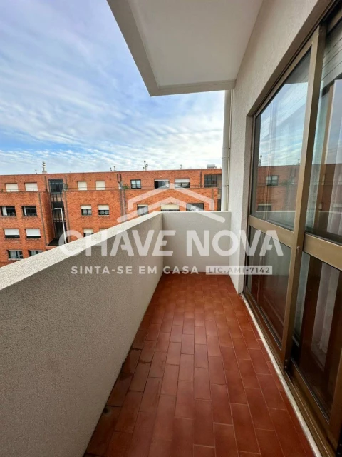 Apartamento T3 para Arrendamento em Arcozelo