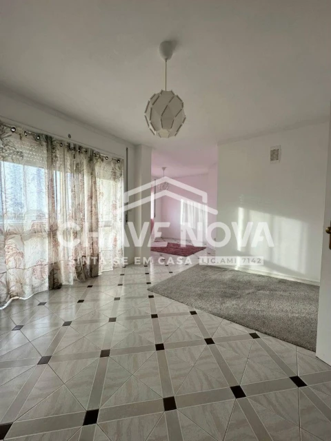 Apartamento T3 para Arrendamento em Arcozelo