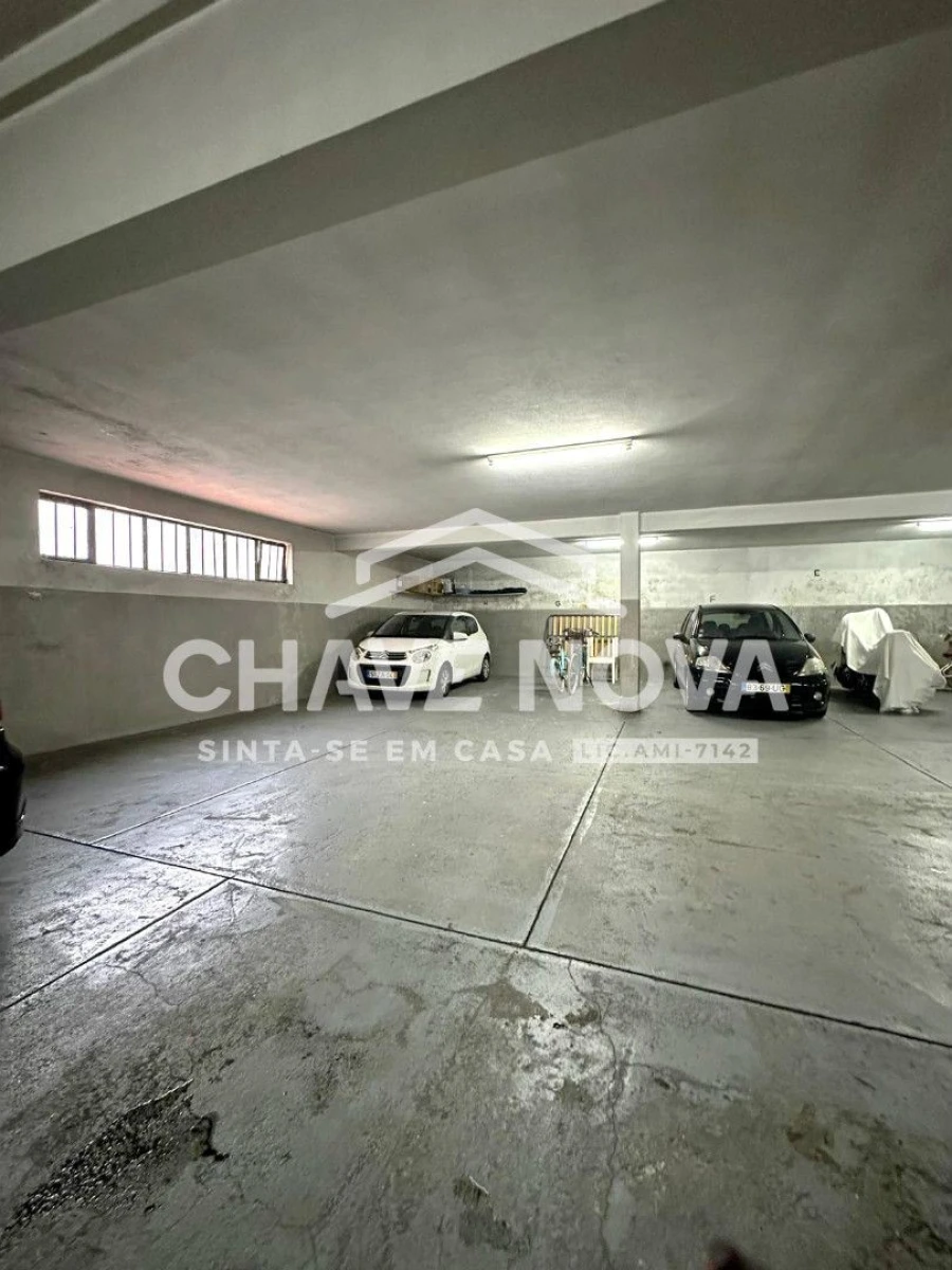 Apartamento T3 para Arrendamento em Arcozelo Foto 21