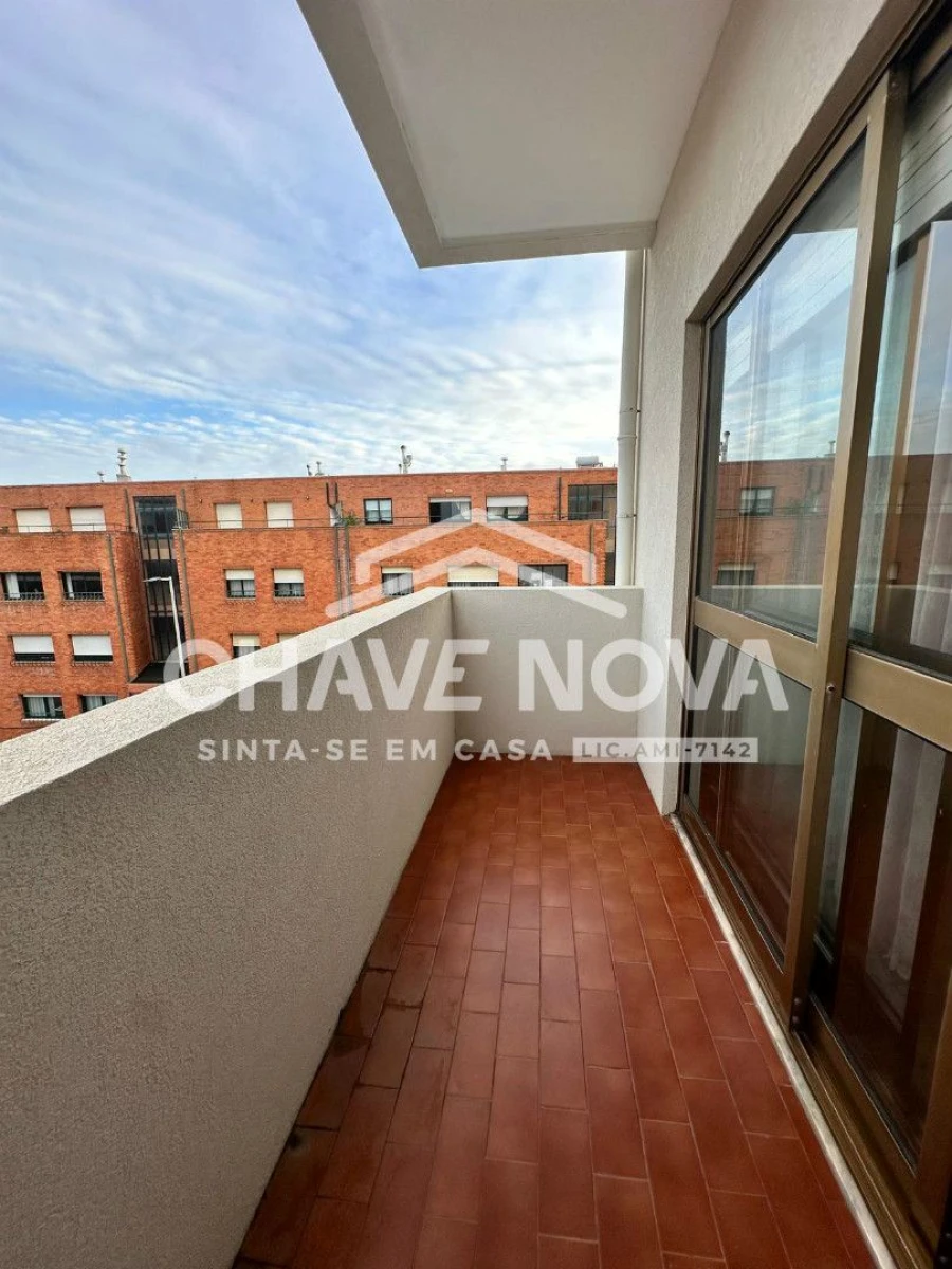 Apartamento T3 para Arrendamento em Arcozelo Foto 16