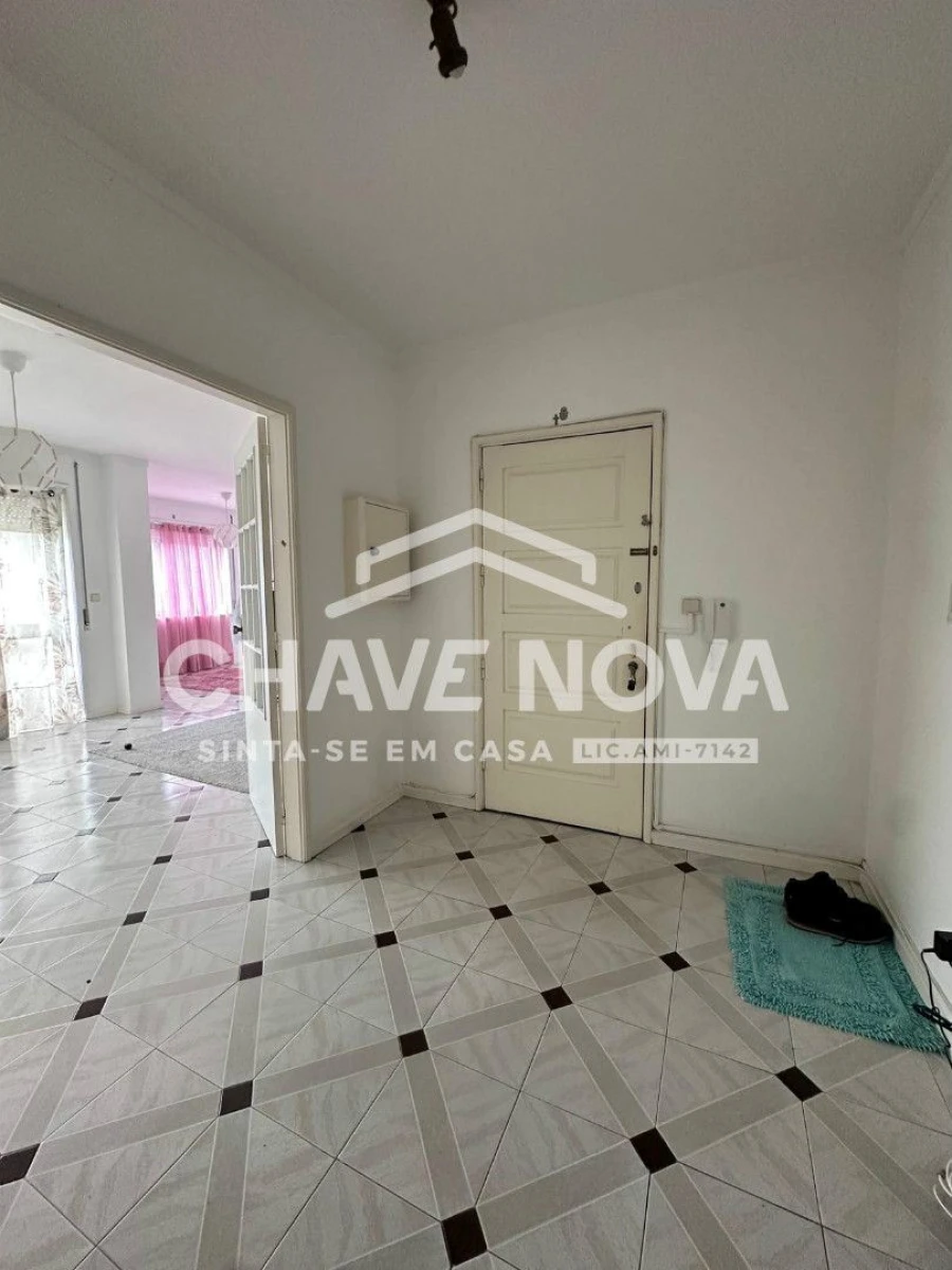 Apartamento T3 para Arrendamento em Arcozelo Foto 2