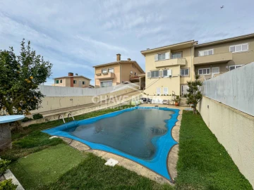 Moradia T4 para Venda em Arcozelo