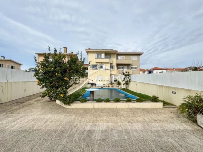 Moradia T4 para Venda em Arcozelo Foto 10