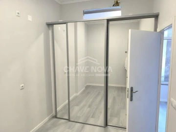 Apartamento T1 para Venda em Agualva e Mira-Sintra