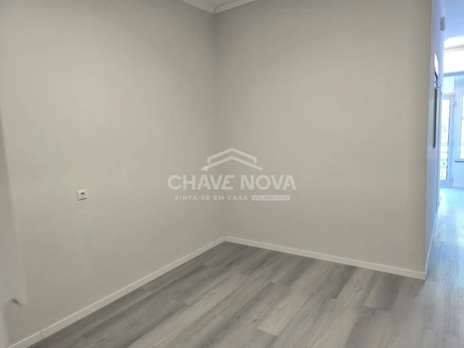 Apartamento T1 para Venda em Agualva e Mira-Sintra Foto 4