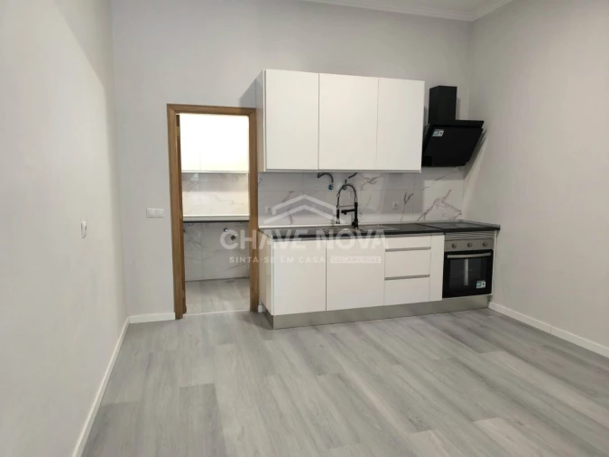 Apartamento T1 para Venda em Agualva e Mira-Sintra Foto 5