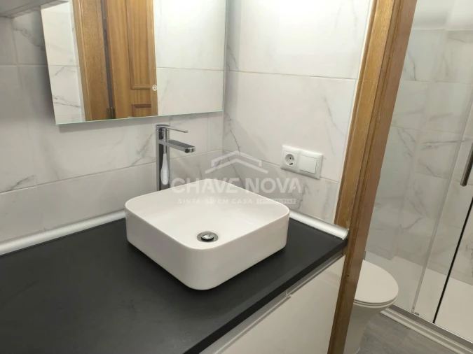 Apartamento T1 para Venda em Agualva e Mira-Sintra Foto 8