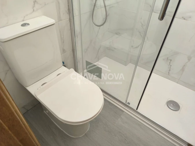 Apartamento T1 para Venda em Agualva e Mira-Sintra Foto 9