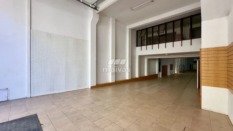 Armazém para Arrendamento em Custóias, Leça do Balio e Guifões