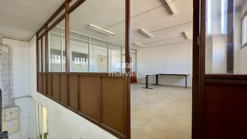 Armazém para Arrendamento em Custóias, Leça do Balio e Guifões