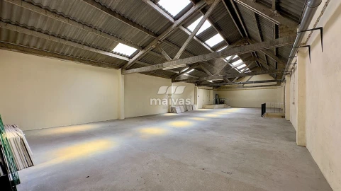 Armazém para Arrendamento em Custóias, Leça do Balio e Guifões