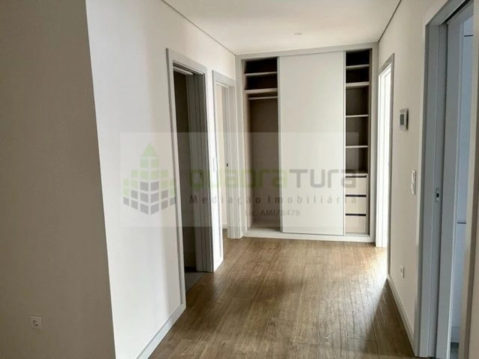 Apartamento T4 para Venda em Cedofeita, Santo Ildefonso, Sé, Miragaia, São Nicolau e Vitória Foto 5