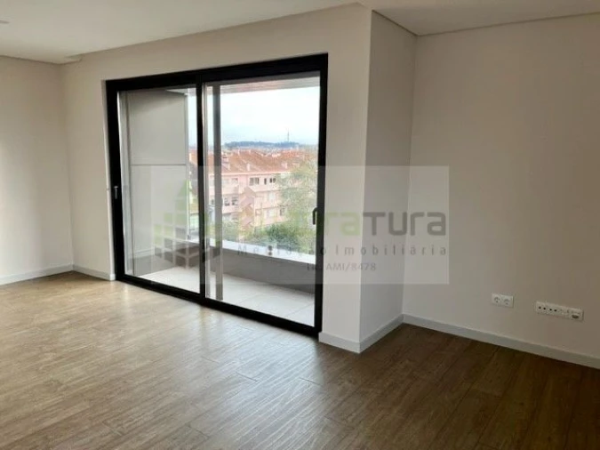 Apartamento T4 para Venda em Cedofeita, Santo Ildefonso, Sé, Miragaia, São Nicolau e Vitória Foto 3